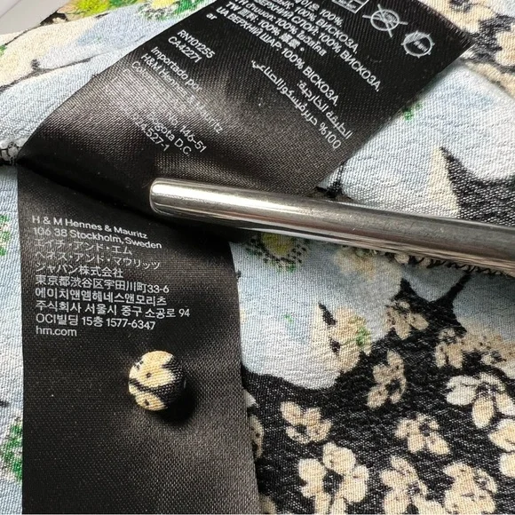 💐NWT H&M Floral puff sleeve tie front detail blouse/top - Picture 7 of 9